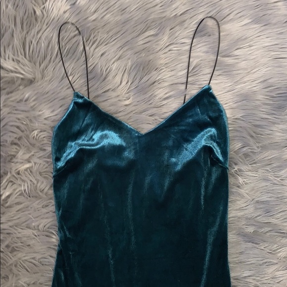 Woman dress - Picture 3 of 5